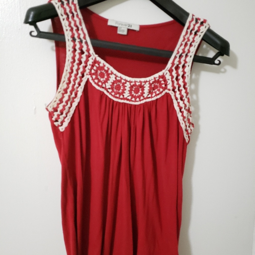 Small red and white top Forever 21